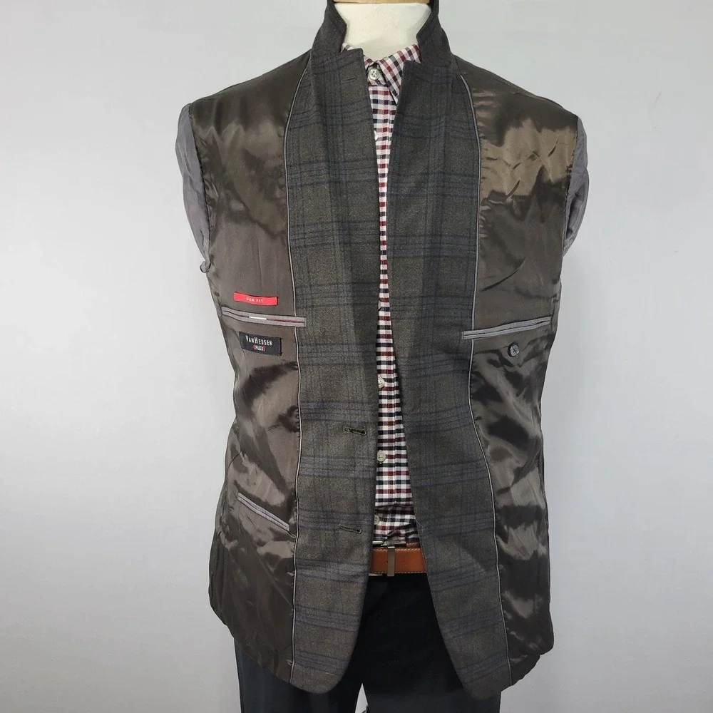 Van Heusen Men's Sport Coat Blazer Two Button Brown Plaid Poly‎ Bend Slim 40R